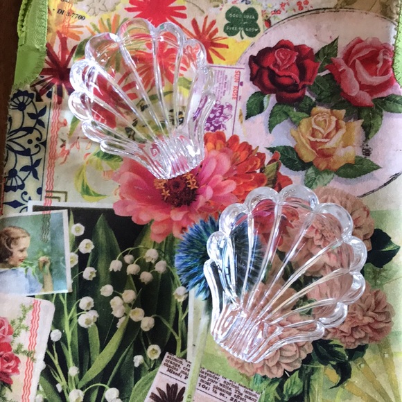 Chrystal Shell Trinket Dishes Set of 2 - Picture 6 of 6